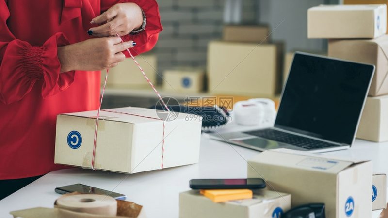Shopify是一款功能强大的电商平台建站工具，具有以下优势：
